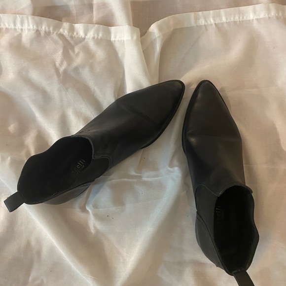 Italian Chelsea leather ankle boots - Picture 2 of 5